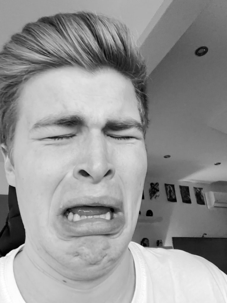 niklasneo's tweet photo. „Wenn das gegen Bayern gewesen wäre, wäre es wieder ein Foul gewesen... 😔😔😔“ - Marco Reus. #FCBBVB https://t.co/3XnSwAk2o7