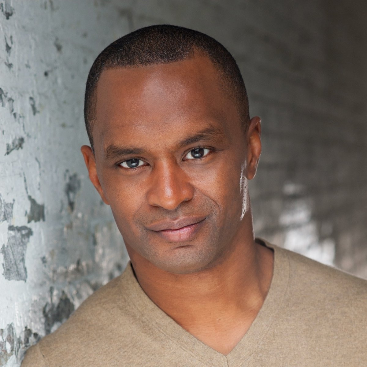 classicalharlem's tweet photo. Carl Cofield talks about storytelling, inclusion, and "One Night in Miami" on the Diversity Movement blog! Read it now at https://t.co/RmbSSYZbfx
#carlcofield #storytelling #inclusion #onenightinmiami #kemppowers #malcolmx #diversity #diversitymovement #thediversitymovement https://t.co/sBSf1mFdhw