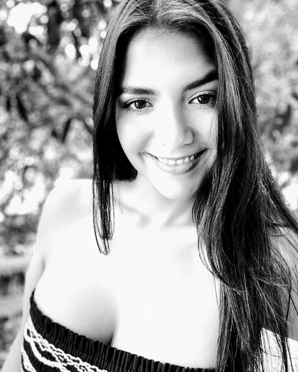 LaChilito's tweet image. Ya saben que amo los sábados y me sirven de inspiración...Últimamente no me despego del computador y de mi cámara, investigue, lea, redacte, grabe, edite y publique...quién iba a pensar que esto era lo que necesitaba para sentirme tan bien.Gracias #chilipoderosos por tanto apoyo!