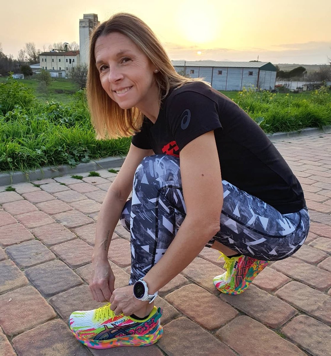 karolinagar's tweet image. ¿No son preciosas? Sin duda ha sido un enamoramiento instantáneo.
Deseando probarlas mañana y empezar a meterle mucho muchos kilómetros.
#ThisisForMe 
#SunriseMind #Soundmindsoundbody 
#ASICSFrontRunnerSpain 
#AsicsFrontrunner 
#AsicsEurope 
#ASICS
#NoosaTri13