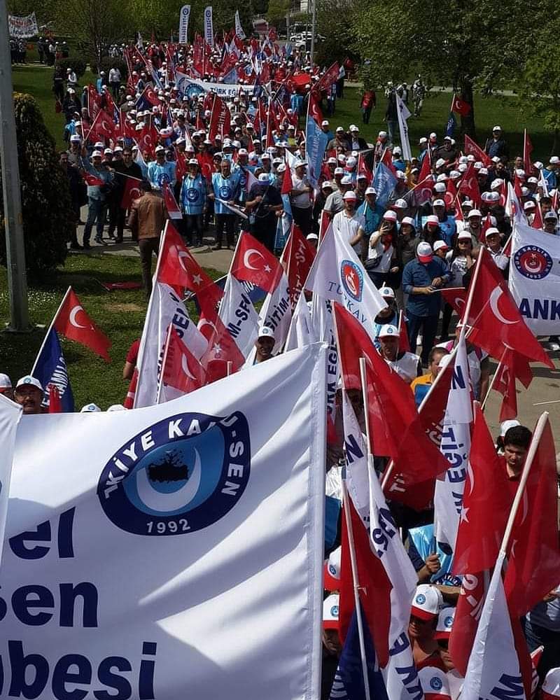 #MemurSendenİstifaZamanıYETKİYİ VE HAKKINIZI ALACAK TEK SENDİKA VAR.
TÜRKİYE KAMU-SEN
 450 BİN ÜYESİYLE...!
VERİN YETKİYİ GÖRÜN ETKİYİ...!