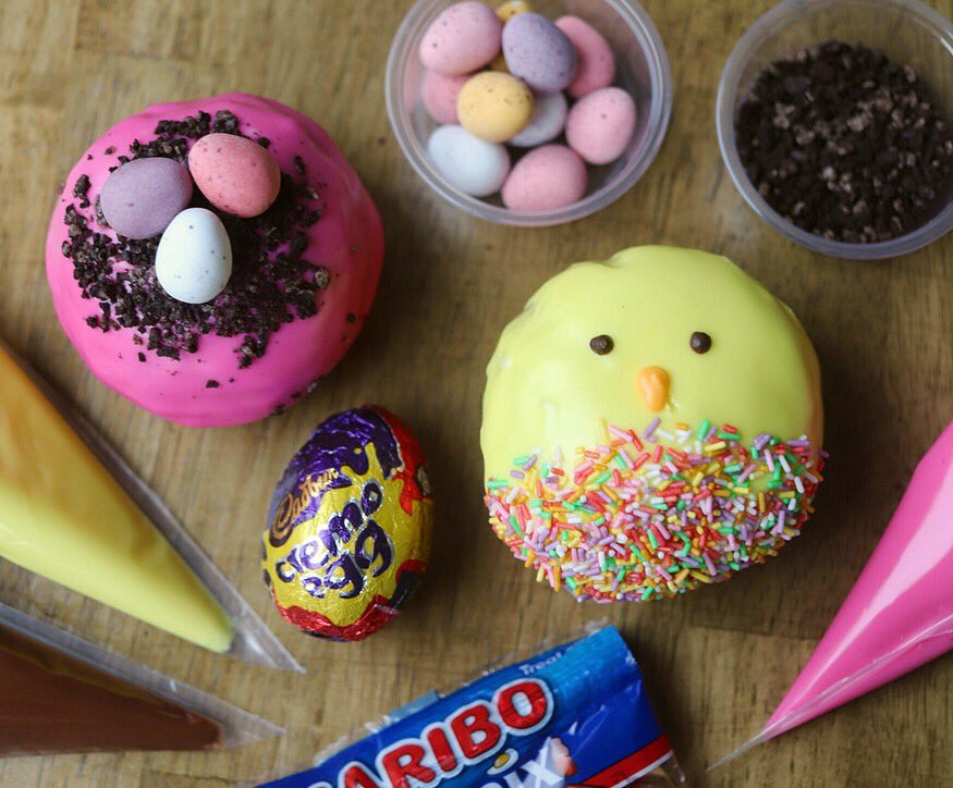 🐥Our Easter Egg Hunt DIY Kit will be available online NOW!🍫
Available for collection &amp; delivery 🚚 
€22 each
therollingdonut.ie/orders/
.
#new #easter #chocolate #diy #food #foodie #cafe #minieggs #cremeegg #gift #giftideas #donut #donuts
