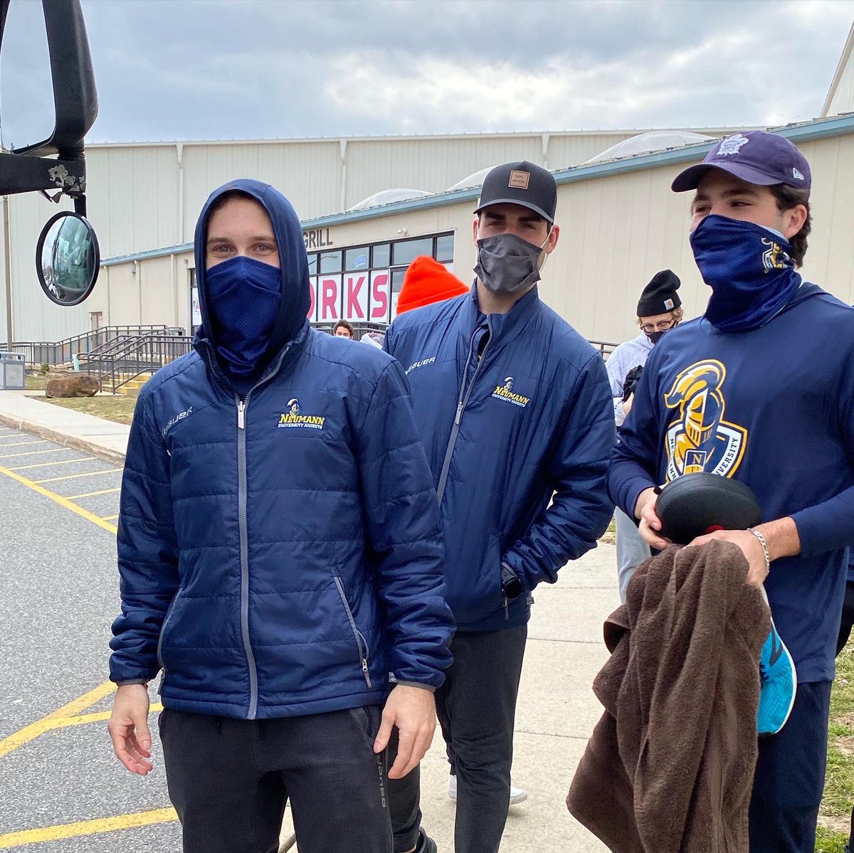 NeumannMIH's tweet image. Bussin’ with the Boyz, 

On our way to Lebanon Valley to avenge last night. 

7:00 PM, see you then.