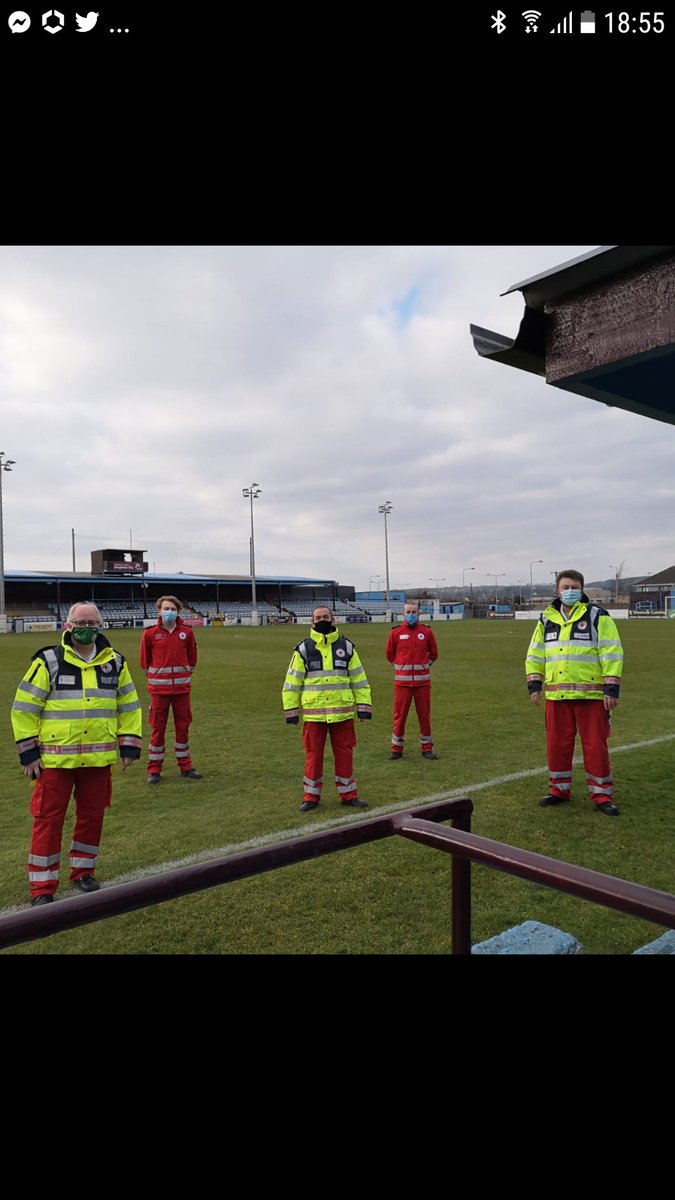 thorwell's tweet photo. Dundalk Red Cross members helping Drogheda and Tullyallen colleagues at the Malone Cup today. 
Red Cross are always neutral but C'mon the Town!
@DundalkFC @irishredcross @RedCrossDundalk https://t.co/5Y5tyoSV9B