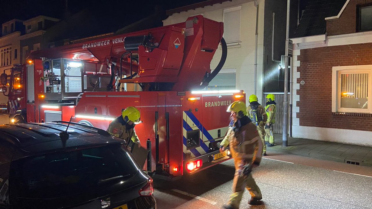 Zaterdagavond was er korte tijd sprake van hevige rookontwikkeling in een schouw van een woning aan de Straelseweg in Venlo. ..