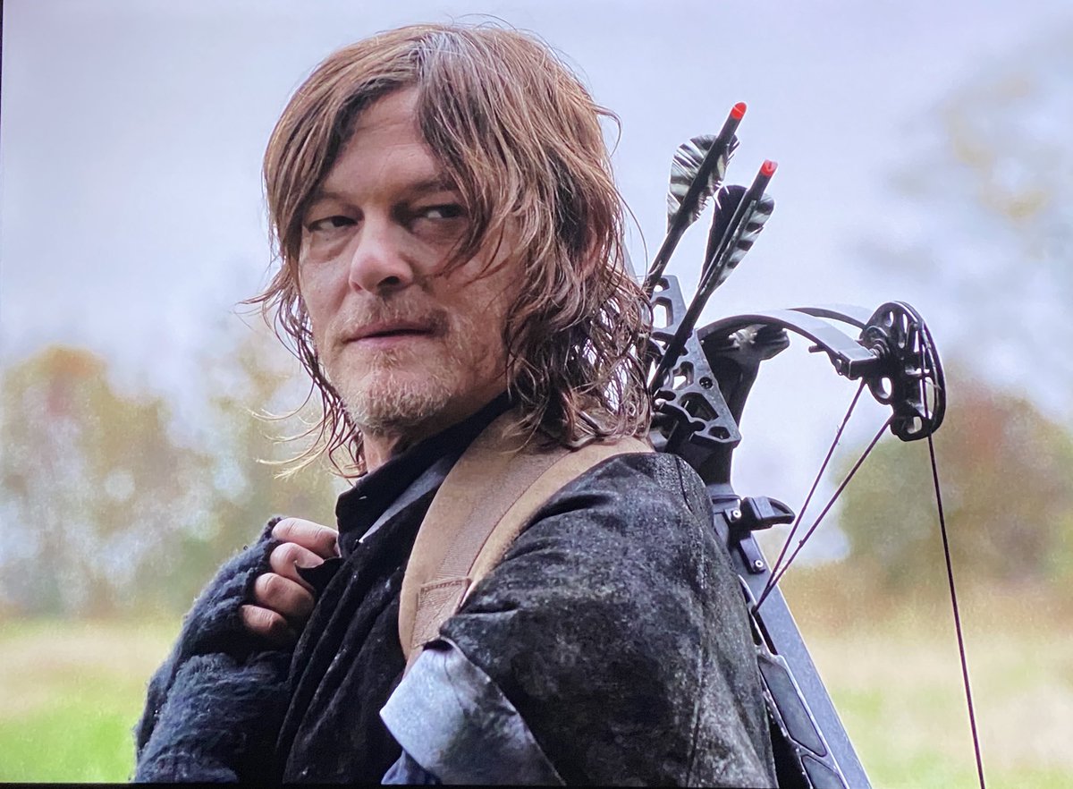 sunshinesreedus's tweet photo. the fact that daryl dixon was created just for norman reedus is so fucking iconic and i’ll never stop talking about it 😎 i’ve loved watching his character growth and development over the years. NORMAN IS INCREDIBLE. JUST GIVE HIM ALL OF THE AWARDS 🥺💯♥️ https://t.co/qVrIlyyVop