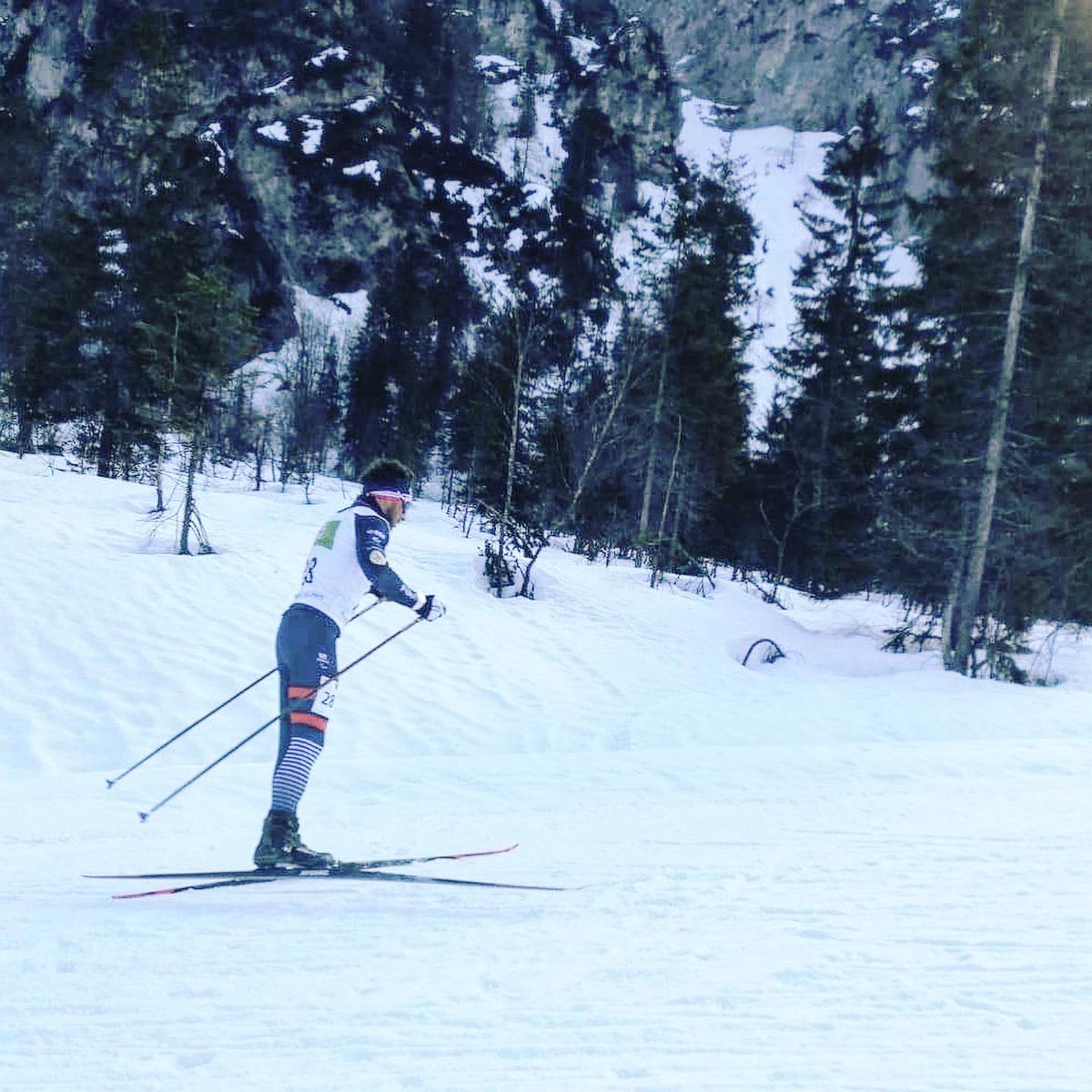 DavietBenjamin's tweet photo. [ En direct de #Planica ] 

Jamais 2 sans 3 ! 🥈🥈🥈
Encore une 2ème place aujourd'hui sur le biathlon middle avec un 19/20. Grosse bagarre sur les skis mais il me manque 5 dixièmes pour la gagne. Demain 12,5km skate en fond. Départ 13h25.

Live : https://t.co/Y0dw79NUu9
#GoGros https://t.co/rbGh4coVOX