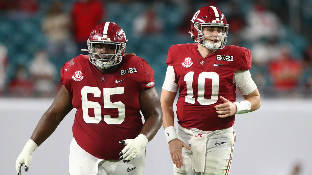 Deonte Brown hasn't allowed a sack across 916 pass-block snaps at Alabama https://t.co/P6NIe7CkXD