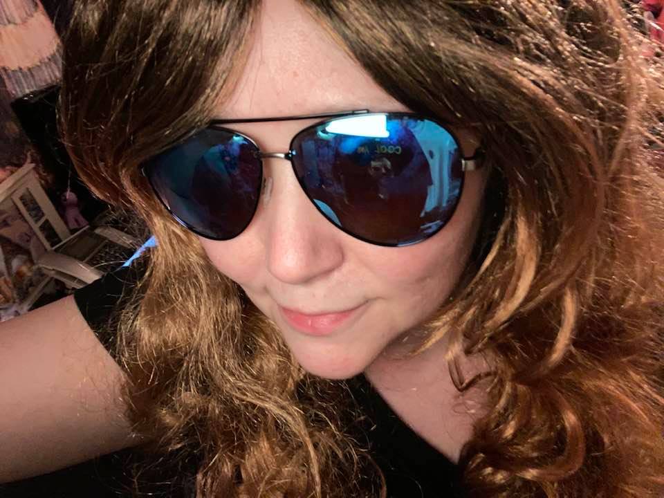 Hope everyone has a Cool Ass weekend! Try to stay in the shade....Can you see who's in mine? ;) coolass.tv <a href="/coolassmarc/">Cool Ass</a>

#marcmarut #coolass #shades #shade #sunglasses #cool #toocool #fanlove #weekend #weekendvibes #vibes #chill #chillvibes #happyweekend