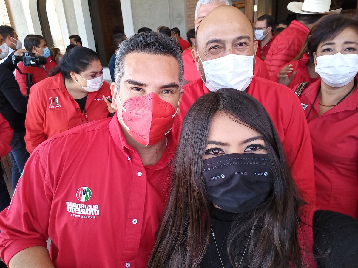 AnaKarenMtz09's tweet photo. Consejo Político Estatal
#92PRI #UnidosyFuertes
#PorSiemprePriistas
@rigofuentes @PRICoahuila @alitomorenoc https://t.co/HwV2XRaVMO