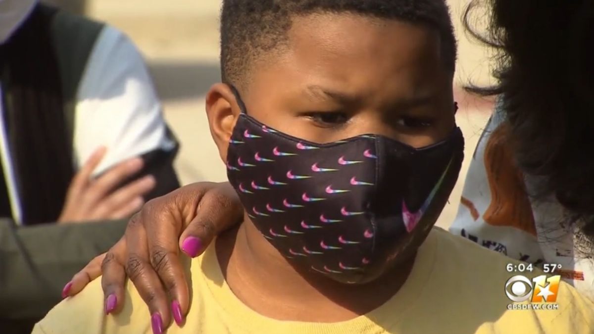 TheRoot's tweet image. Black Middle School Student Allegedly Shot With BB Guns, Called Racial Slurs and Made to Drink Urine During Texas Sleepover dlvr.it/Rv6KzH