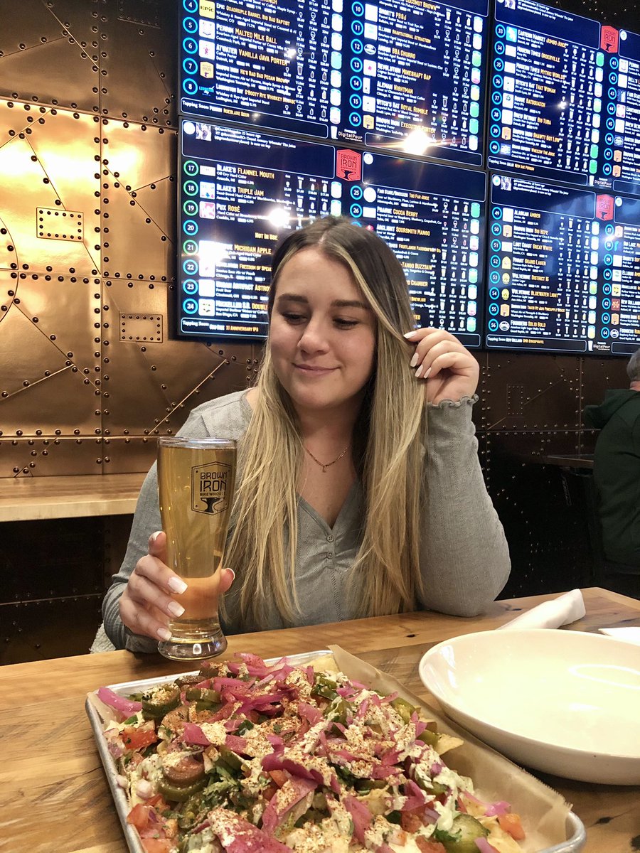 GardnerrrKelly's tweet photo. First timers to @BrownIronRO and not disappointed @ellecannon https://t.co/QskxlV65Do
