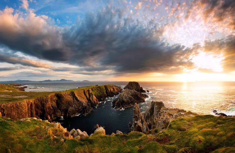 yesjimstheman's tweet photo. Sunrise at Malin Head, County Donegal, Ireland! 💚🇮🇪☘️ https://t.co/LffTDSBkzH