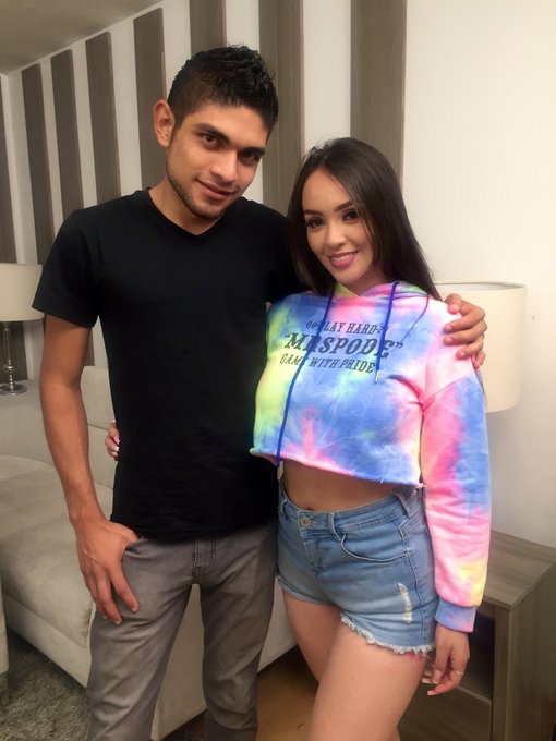 Esperemos que vuelvas pronto @kourtneyxlove  😉 https://t.co/LPo0xZOGxY<a class="tags" target="_blank" title="On Twitter" href="/?out=eyJ0eXAiOiJKV1QiLCJhbGciOiJIUzUxMiJ9.eyJpYXQiOjE3MjA3Mjg5OTgsImlzcyI6InR3cG9ybnN0YXJzLmNvbSIsIm5iZiI6MTcyMDcyODk5OCwiZXhwIjoxNzUyMjY0OTk4LCJyZWRpcmVjdF91cmwiOiJodHRwczovL3R3aXR0ZXIuY29tL2tvdXJ0bmV5eGxvdmUifQ.lufm8RRvO5onbCF91e8mK69NKoX8kXrW2fVRs8Kwpy5kMzwX0VWAjiHg0o3iYf4XzC59B8_6R-mBPBiGq221Yw">@kourtneyxlove</a><a href="/tag/latinos"class="tags"><span>#latinos</span></a>