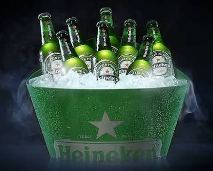 awake_giants_br's tweet photo. Chega o final de semana e vem aquela vontade de tomar uma cerveja beeemmmm gelada?

Mas... antes de decidir a marca, lembre-se que a @ambev @skol e @Cerveja_Crystal APOIAM A CENSURA do Sleeping Giants.

Que tal uma @heinekenbr estupidamente gelada e com sabor de liberdade? 🤔👊 https://t.co/UGiTdl4k7b