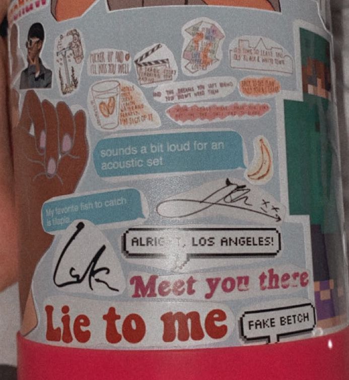 ikickyoongi's tweet photo. it's the having a full on 5sos shrine of stickers on my water bottle for me https://t.co/BIOh20eKpH
