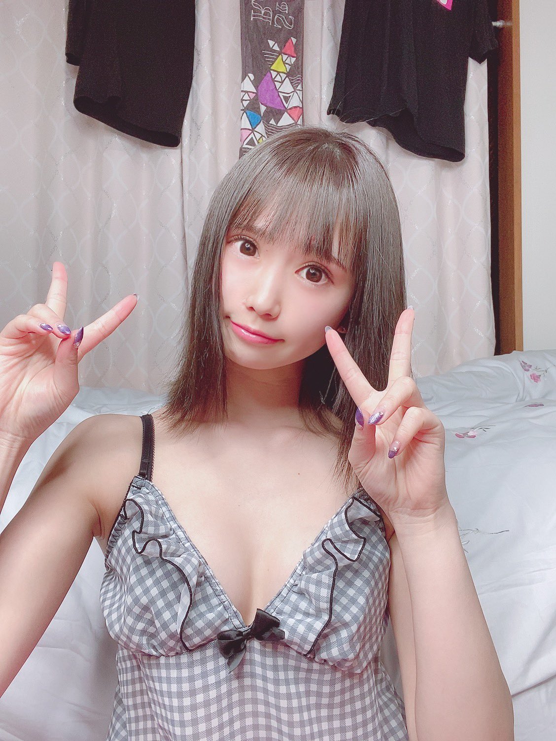 貧乳 谷間 
