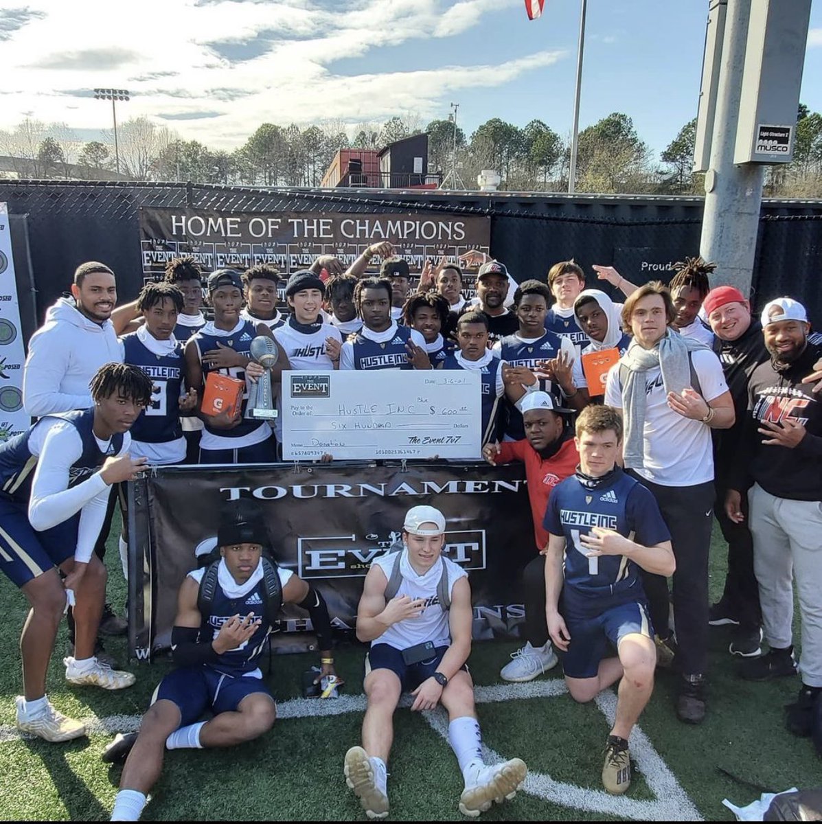 tballardqbcoach's tweet photo. There’re some things you just don’t bet against... THEINC❗️
Not only did we take home the Trophy, but we got them coins too! 😭😭
#1Love #RIPUNO https://t.co/LowI6IATGr