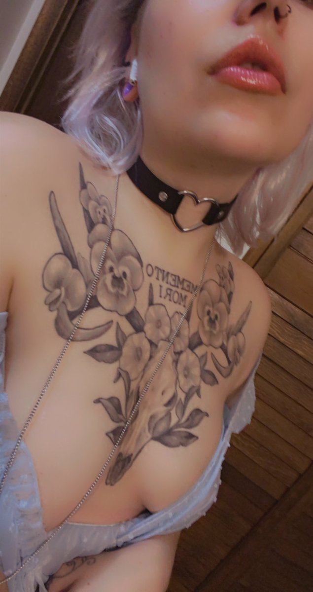 redfox4202's tweet photo. Hey babes who wants to buy? 😘💜 #sellingnudes #buyingnudes #ass #sellingcontent #buyingcontent #onlyfans https://t.co/KNAdXTSZWc