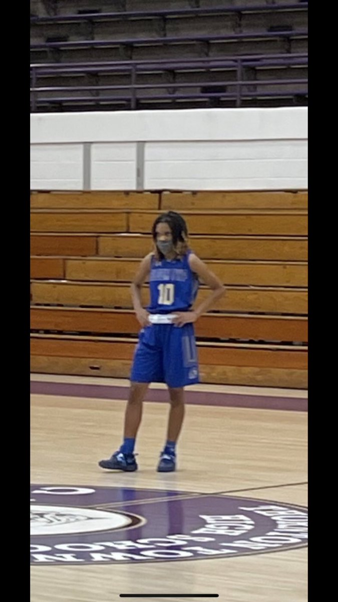 LaurenFoater's tweet photo. COACH ANGIE FOSTER GREAT OUT BOUND PLAY 💙SOPHOMORE T JONES GREAT BUZZER  BEATER VICTORY BLOOM 💙GIRLS 🏀DEFEATS THORTON 💛💜
 J COBB 23 PTS 9 RBS https://t.co/99Hf56IwKH