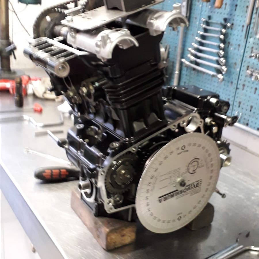 19LLRacing's tweet photo. Betsie is nearly alive again, she's looking good ✊ 💪 🏁
#letsgoracing #thewaitisnearlyover #kawasaki #ninja300 #thundersport https://t.co/BNZ6XAxC9X