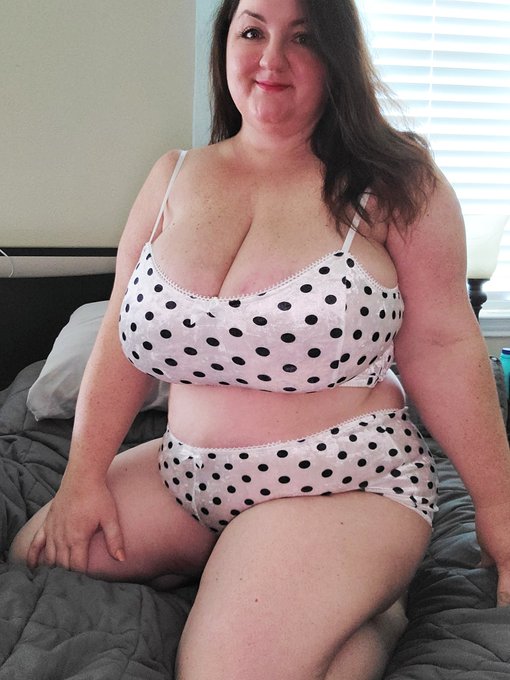 Which one is your favorite? 😁 https://t.co/oG5frMWl4F<a href="/tag/boobs"class="tags"><span>#boobs</span></a><a href="/tag/rt"class="tags"><span>#rt</span></a>