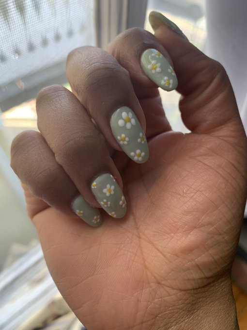 one step closer to becoming the fairytale forest sprite that I am inside ✨ https://t.co/vLqEjAPk0D<a href="/tag/newprofilepic"class="tags"><span>#newprofilepic</span></a>