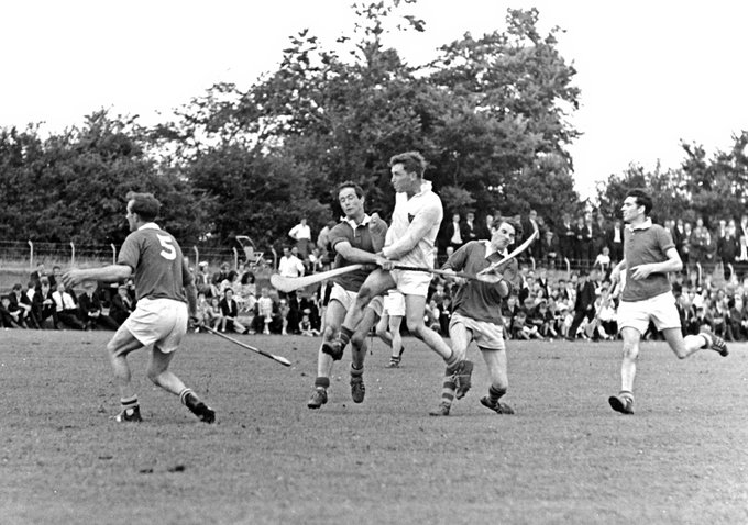 MacDonaghs1club's tweet image. Tom McLoughney RIP
Tom in action in the 1965 North semi-final against Borrisokane.