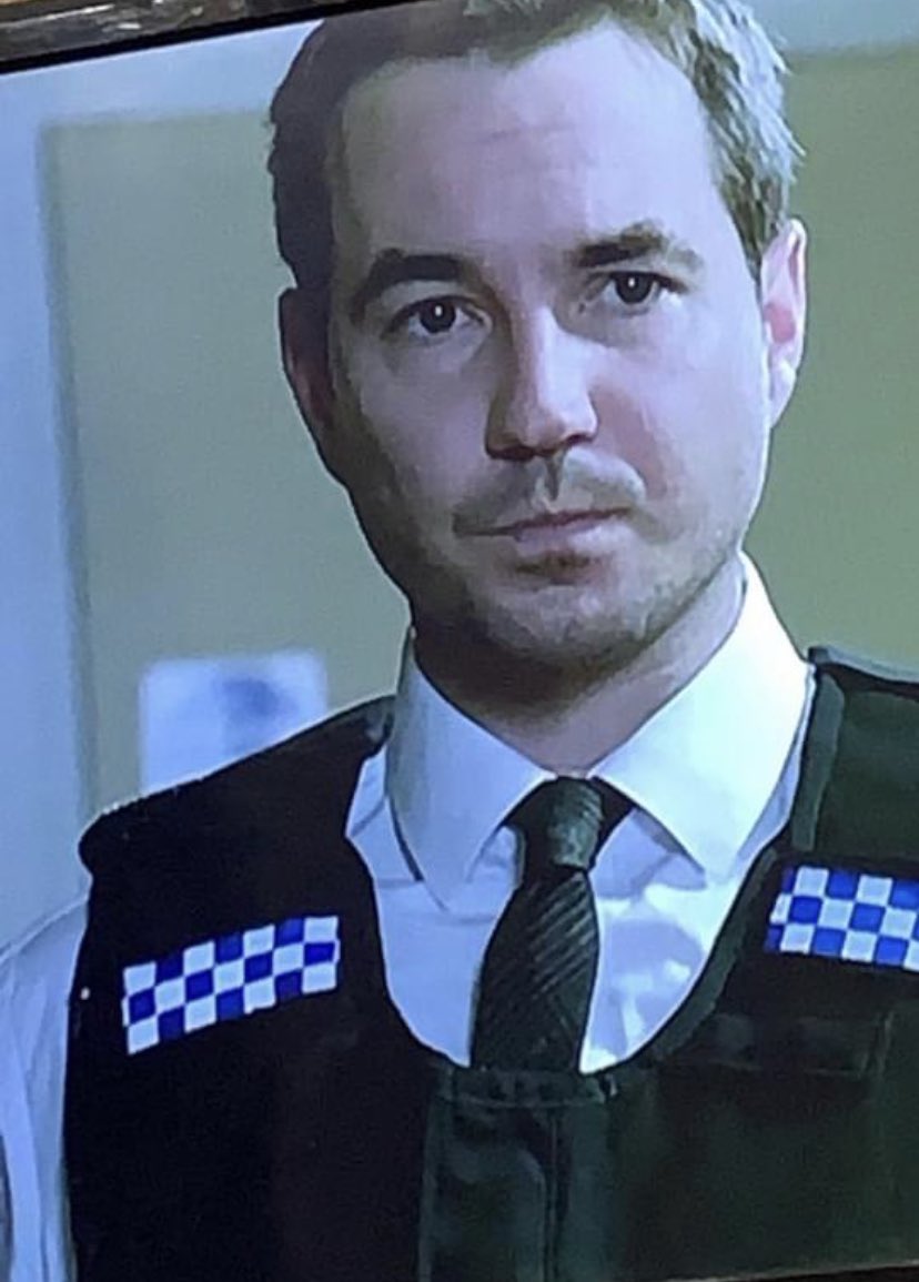 jerseyboyslady's tweet photo. Always a comfort to a OAP when two of her favs are in the room on a sat night . #DSArnott aka @martin_compston &amp; my badger look alike Alfie  .15 days &amp; counting eeeekkk #LINEOFDUTY6 https://t.co/uqrUoLdkuT