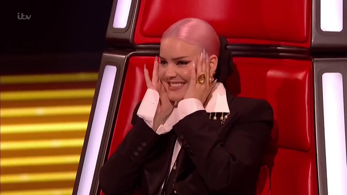 ellah_va's tweet photo. Making a decision a though, Congratulations Leona!!
@AnneMarie 
#teamannemarie 
#ninjaph https://t.co/vwjxcDZ0fw