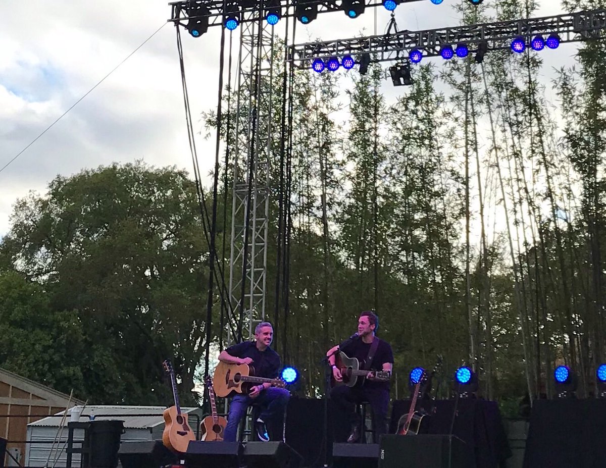 lizsmusings's tweet image. ⁦@PhillPhillcom⁩ thought you might like this from Tampa tonight. My niece is there. An so is Errol!