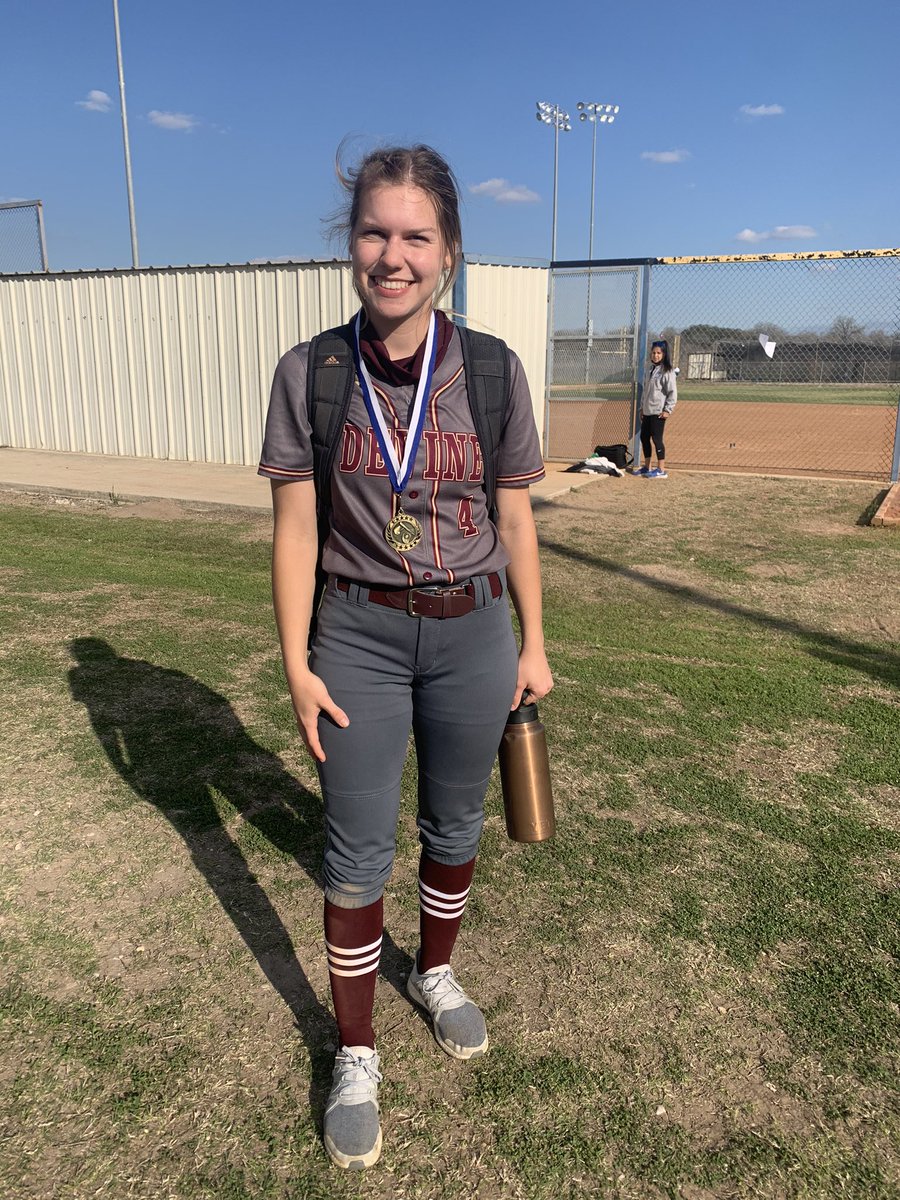 The Devine Arabians earned 2nd place at the Natalia Tournament going 3-0-1!!! Mackenzie Schneider was awarded All Tournament Selection for the Arabians!! 🥎🔥