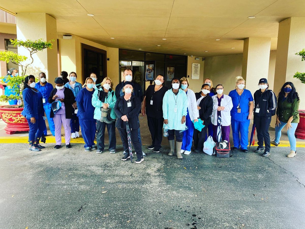 AnnaForFlorida's tweet photo. Lots of hustle in #HD47 as we partnered w/Rep. @MccurdyTravaris &amp; the faith based community to vaccinate underserved communities! 

So much gratitude to @FLSERT, @HealthyFla, @FLGuard!! Thx to @OrlandoPolice for traffic control, and @JaredEMoskowitz, @JaredRosenstein!! 💛 https://t.co/b73n0JnfB7