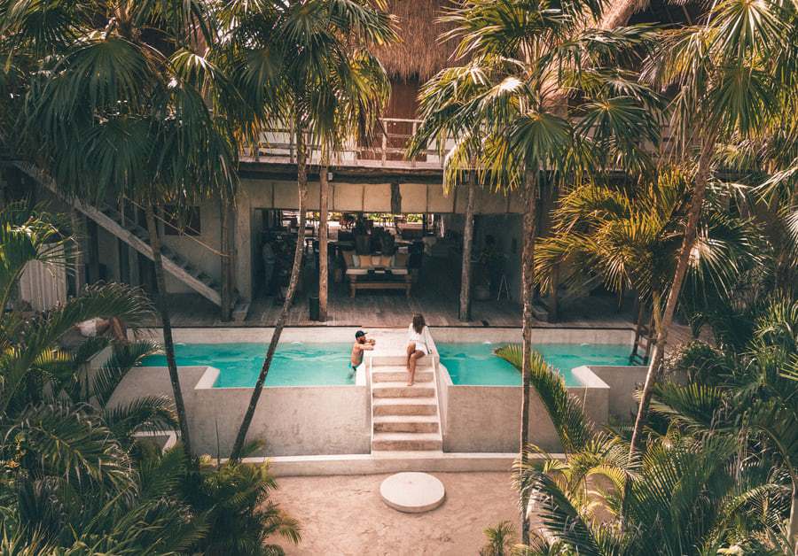 ResortStartup's tweet photo. Are you willing to step out of your comfort zone?✨ 

Living abroad challenges you in very powerful ways. You also gain a global mindset, develop cultural awareness, create new ways of communication, and expand your network on a global scale. #DigitalNomad #Travel https://t.co/X1rPZXwe3X