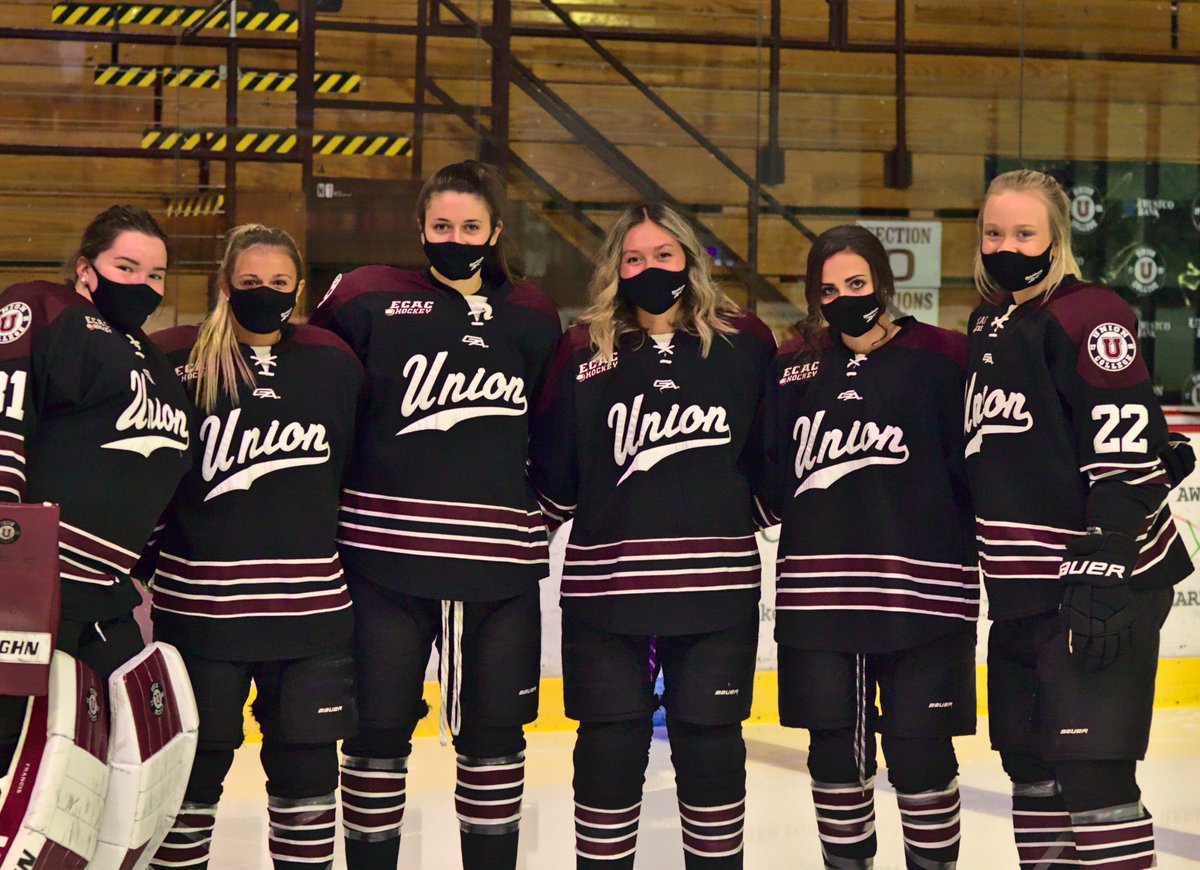 UnionAthletics's tweet photo. .@unionwhockey sent their seniors off with a Senior Day celebration on Saturday, complete with video messages from family and friends who could not be on campus to celebrate! Thank U seniors for a great four years!

📸: @TBrierley16 

#GoU #ncaahockey #SeniorDay https://t.co/VUXZ23ZjjZ