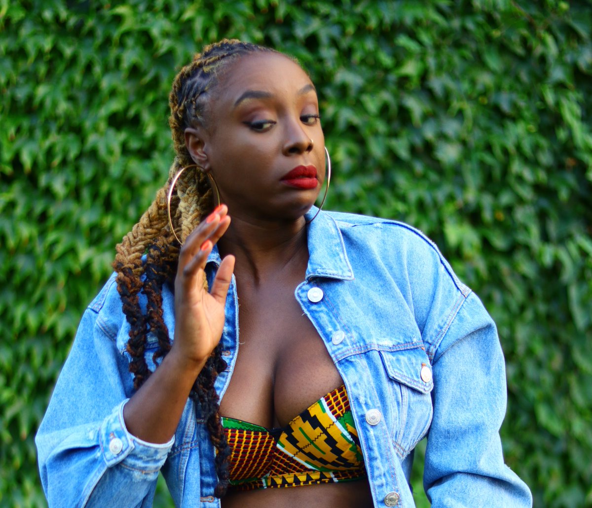 Veronicatheauthor tweet media