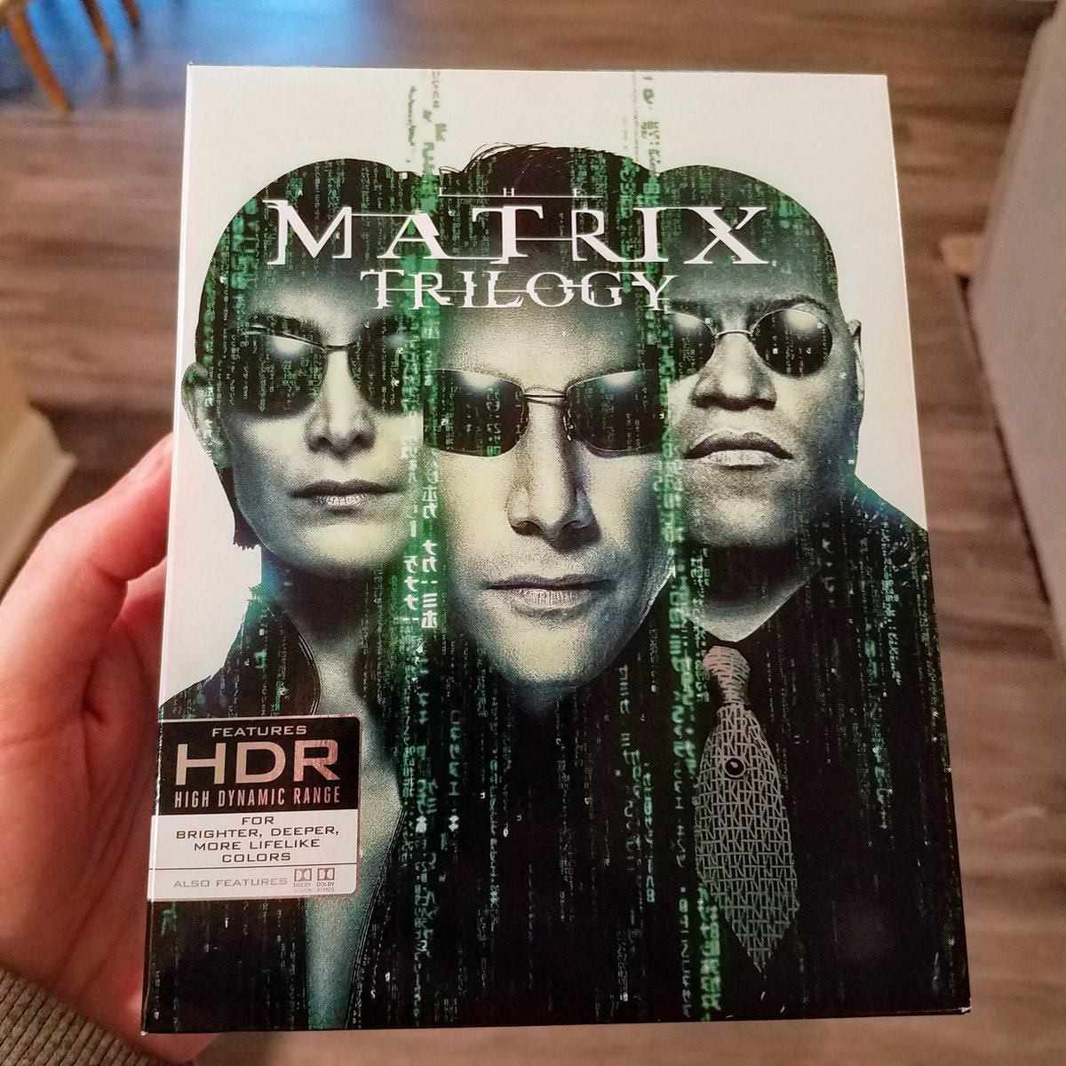 HDMOVIESOURCE's tweet photo. The year was 1999, and I was against everything mainstream. Then The Matrix came out and all the pieces of the puzzle clicked together. I can't say that I was a fan of the '90s, but movies like this are still spectacular even today IMO.
#TheMatrix4K #SupportPhysicalMedia https://t.co/0hpT6P5upm