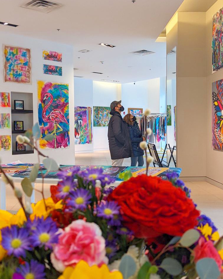 TheResidencyPGH's tweet photo. Saturday vibes 💐

The Residency is open until 8pm today and from 10am to 4pm tomorrow 🌺 ⁠⁠2708 Sidney Street
⁠⁠
@baron_batch @SouthSideWorks @WHDS_pgh @StudioAMpgh #theresidency #theresidencypgh #artgallery #baronbatch #art #artwork #artoftheday #creative #artshow #gallery https://t.co/I7XMILXUbf