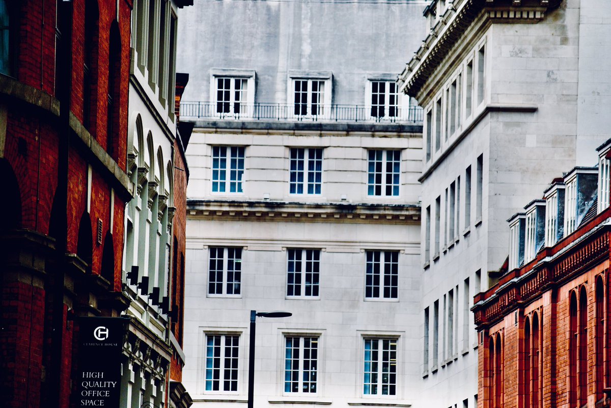 garethmanc's tweet photo. I can’t wait for the city to reopen and all these beautiful buildings are teaming with life again #WelcomeBackManchester 
🐝🐝 https://t.co/M0NCeSMl5v