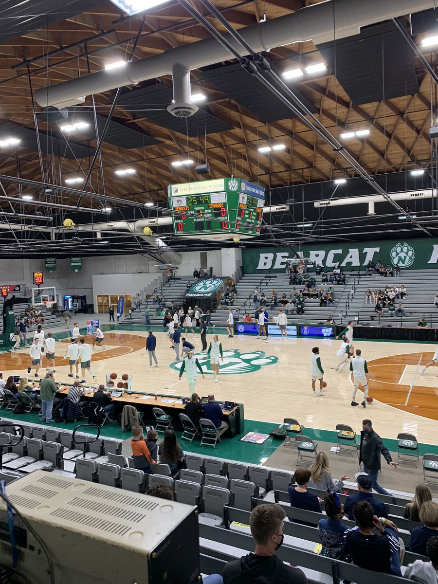 X106_Sports's tweet photo. It’s Championship Saturday at Bearcat Arena! The Bearcats take on the Ichabods of Washburn for the MIAA tournament crown. Listen live on X106 or the tunein app. https://t.co/8r6L2kSKcB