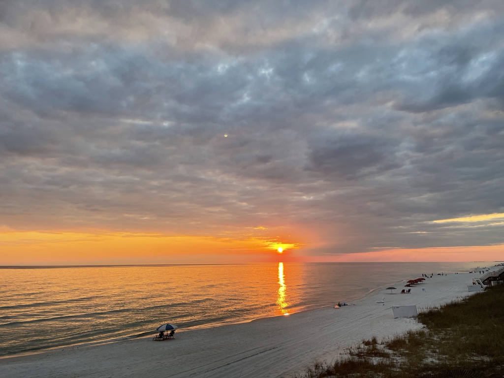 anthonyddodd's tweet photo. @spann Sun setting in Inlet Beach https://t.co/7YmUCun54r