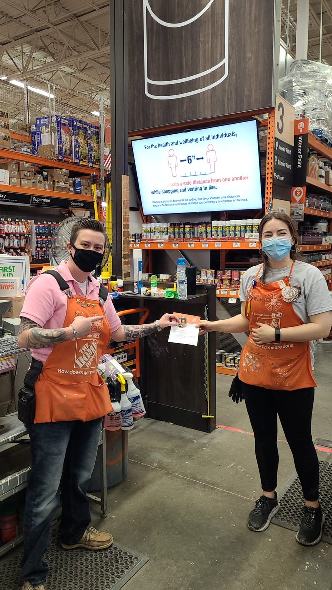 A well deserved homer for Hannah. 4 pro xtra this week!  <a href="/NathanMcAleese/">Nathan McAleese</a> <a href="/jefflimle/">Jeffery Limle</a> <a href="/EgnaticJ/">Jeff Egnatic</a> @JCA4629 <a href="/HinckJ/">Mike Hinck</a> <a href="/kear_tiffany/">Tiffany Kear</a> <a href="/CampSweenScott/">Scott Sweeney</a> <a href="/GScottM47/">Scott Maninger</a>