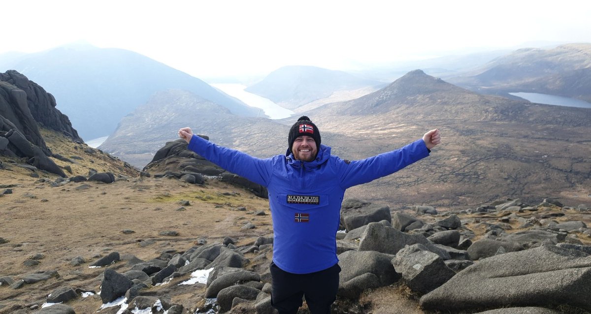 dazstir9's tweet photo. Great day earlier getting up the Mournes. Was a super day for it too. Climbed two peaks #Bernagh #Meelmore great wee wprkput and had some craic. Result! https://t.co/fl2Ndwazm6
