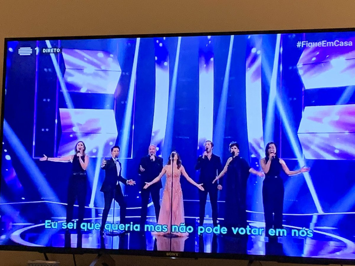 Eu voto em vocês palhacitos 😉#vascopalmeirim #filomenacautela #ineslopesgoncalves #rtp #festivaldacancao #ofestivalénosso