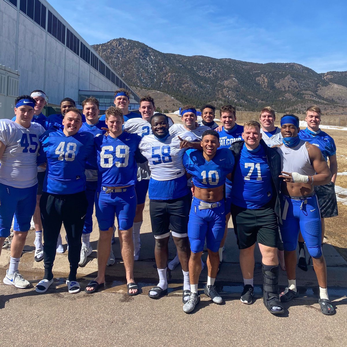 AF_Football's tweet photo. Final spring ball is in the 📚 for these guys #BoltBrotherhood https://t.co/wamBo4ScvI