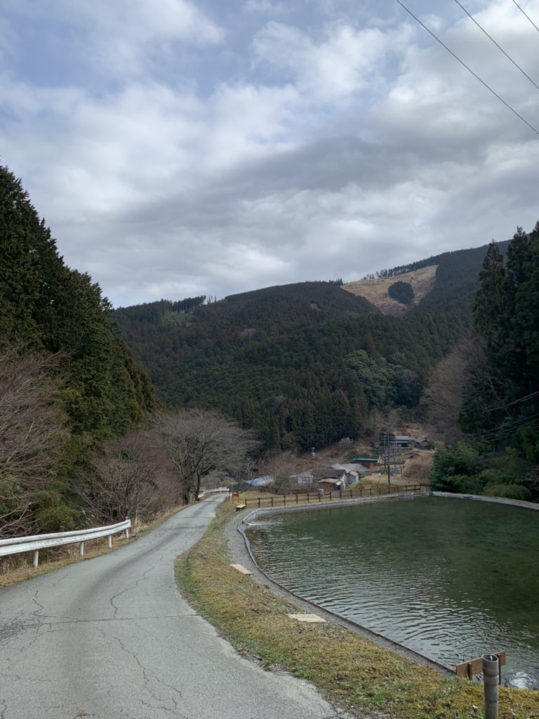 いろりカフェwelcome おはようございます 本日は寒いですが良い天気です 本日より櫛田川での アマゴ渓流釣りが解禁となりました アマゴ釣りは櫛田川へ ニジマス釣りは当施設へ まるで 桃太郎 の導入部のようになりましたが それぞれにお いろりカフェwelcome おはようございます 本日は寒いですが良い天気です 本日より櫛田川での アマゴ渓流釣りが解禁となりました アマゴ釣りは櫛田川へ ニジマス釣りは当施設へ まるで 桃太郎 の導入部のようになりましたが それぞれにお