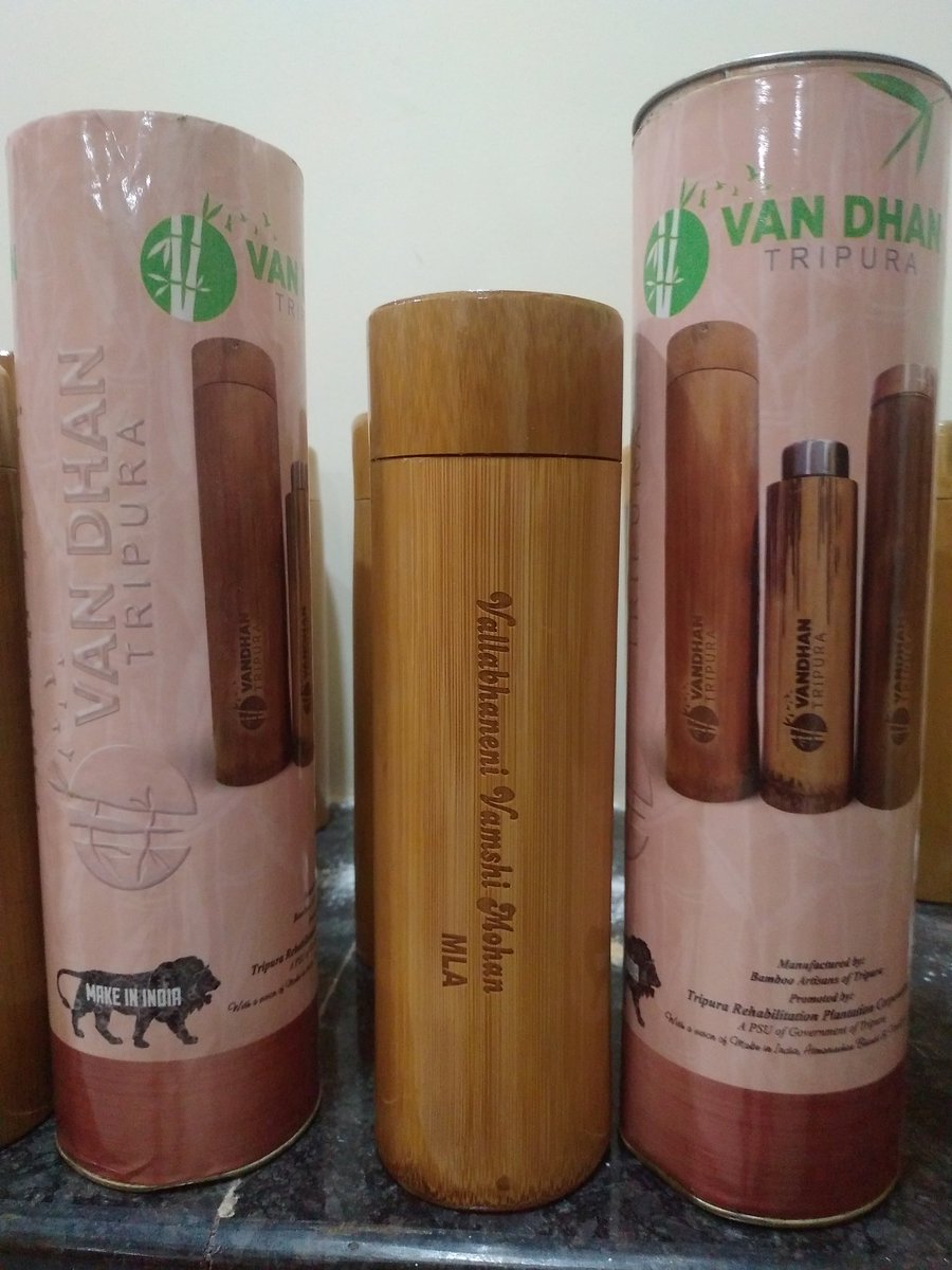 modernminia's tweet photo. Vandhan tripura #ecofriendly, #handcrafted by the tribal artisans of #Tripura, #organic, #healthy #bamboo copper #water bottles. 
#perfect #sustainable alternative to #plastic bottles. 
#saveEarth 
#saynotoplastic
#vandhan
#giftideas 
#Delhi 
#MakeInIndia https://t.co/BfYUPd1ogV