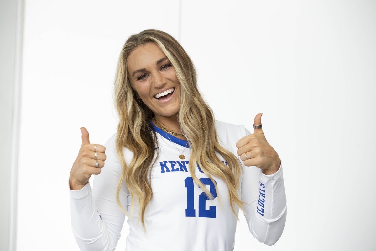 KentuckyVB's tweet photo. Kentucky leads 15-11 in the second set at the halfway mark. 

Stumler up to eight kills on 15 swings, with A. Skinner one behind on seven. 

Lilley with 20 assists on 22 UK kills and Tharp leading the way with nine digs. #WeAreUK https://t.co/em0DvllO47