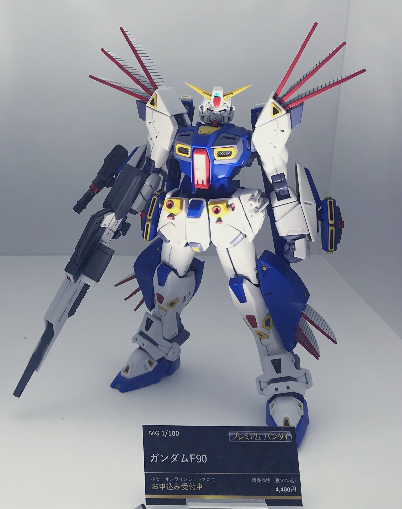 チョロちき そしてmgガンダム F90vタイプこれは待ち望んでいました 旧キットはf90 と合わせた単体発売でads付属よりもこれを買いました 好きなんですよねvタイプってf91の火力試験型でsfcのフォーミュラー戦記0122だと参戦した時ヴェスバーが強くて敵を一撃