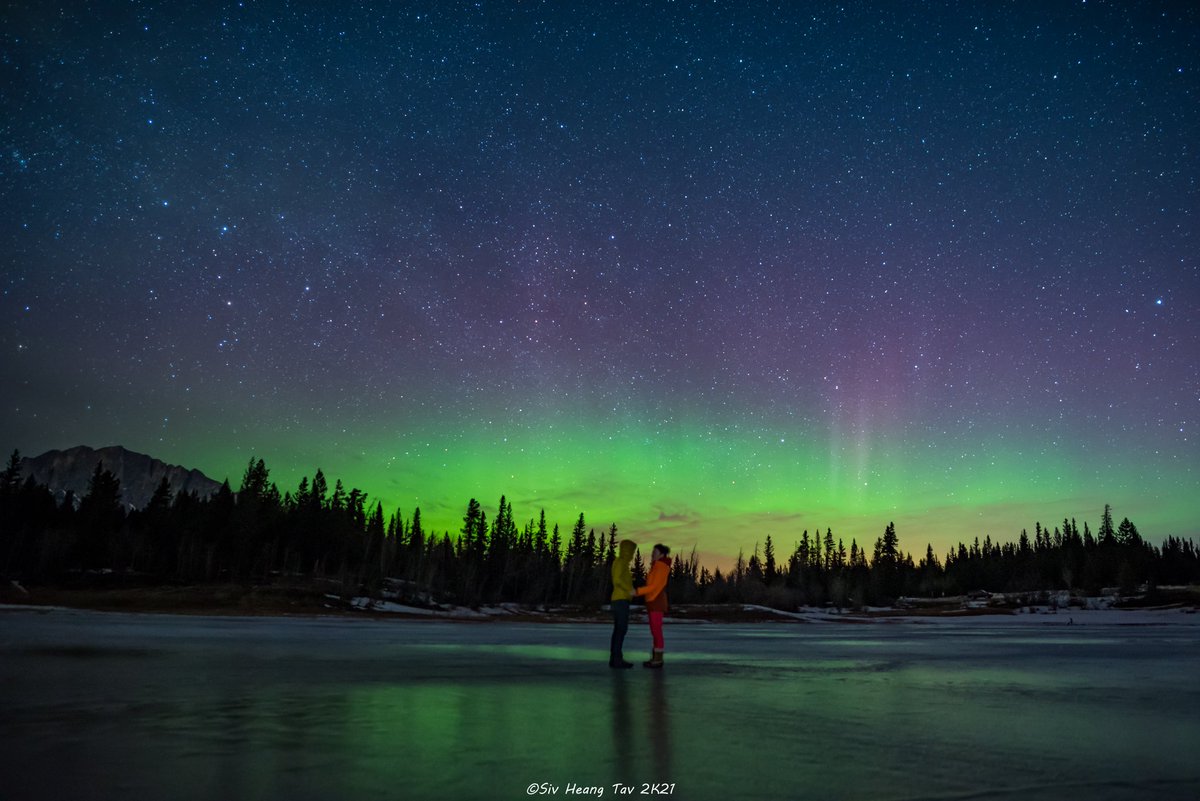 hoodoos84's tweet image. March 06 2021
Finally waited till the clouds moved away on Friday night without our kids duties night to grab my man to go out for Aurora 😆 Home around 3AM @AlbertaAurora @TweetAurora @SkyNewsMagazine @StormHour @weathernetwork @CalgaryRASC #ShareYourWeather  #coupleslife